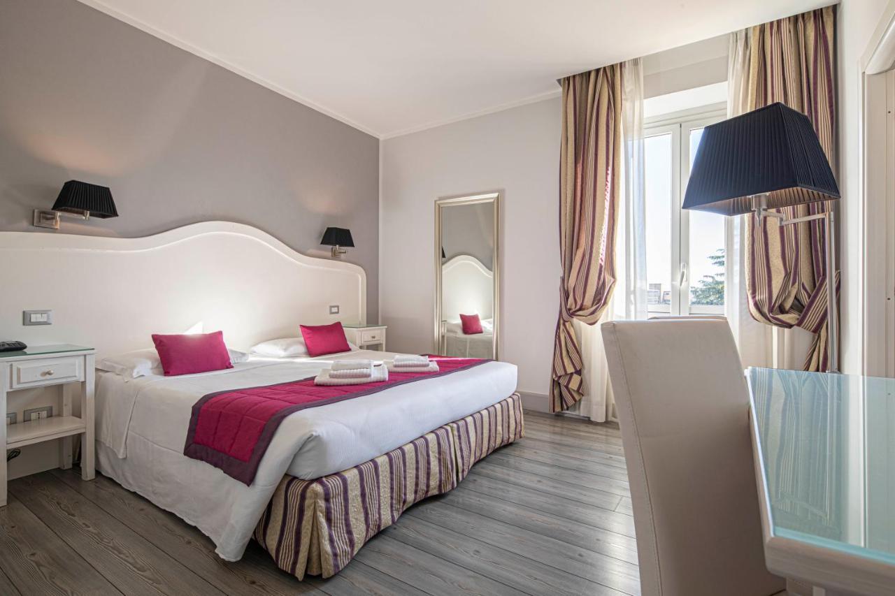 Bed and Breakfast Residenza Castrense Рим Екстер'єр фото