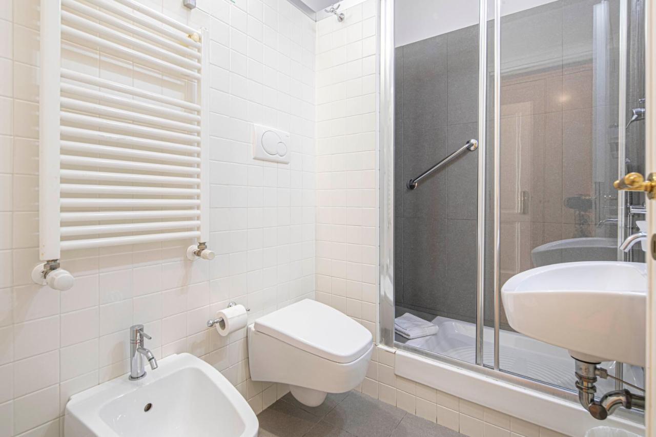 Bed and Breakfast Residenza Castrense Рим Екстер'єр фото