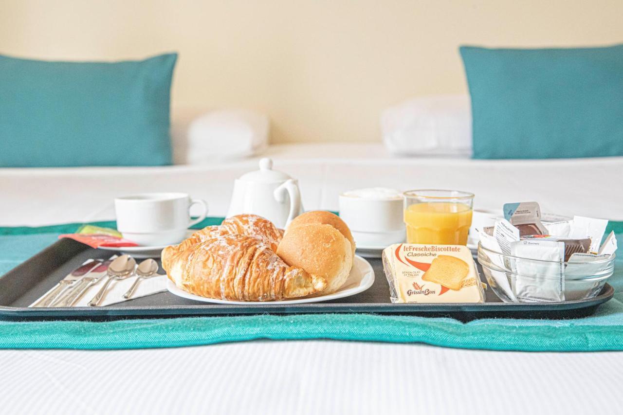 Bed and Breakfast Residenza Castrense Рим Екстер'єр фото