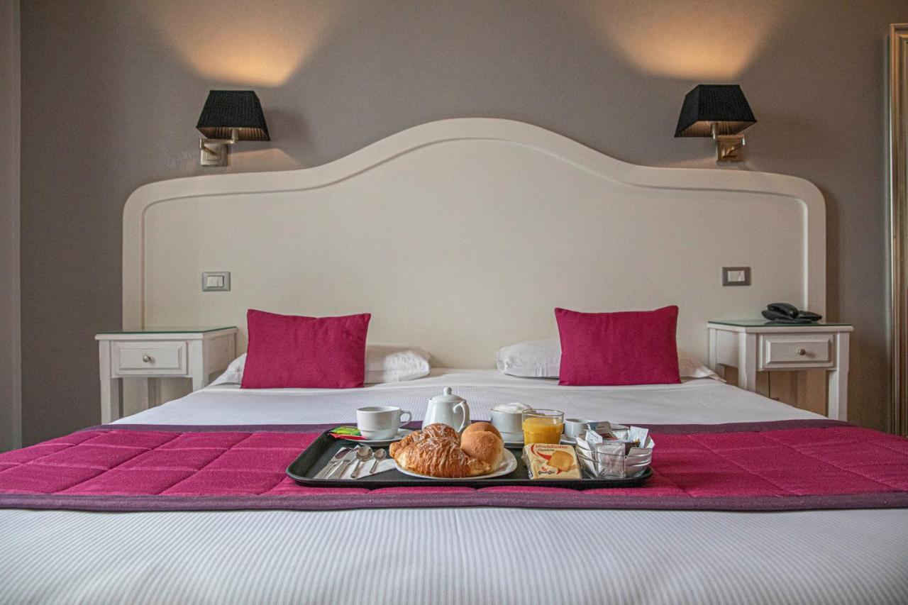 Bed and Breakfast Residenza Castrense Рим Екстер'єр фото