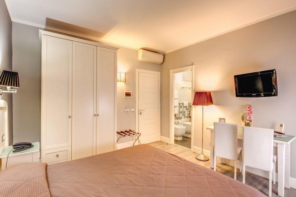 Bed and Breakfast Residenza Castrense Рим Екстер'єр фото
